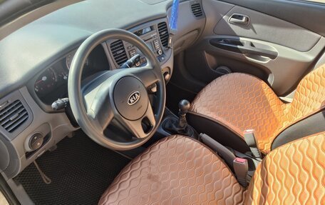 KIA Rio II, 2010 год, 750 000 рублей, 11 фотография