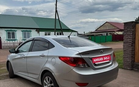 Hyundai Solaris II рестайлинг, 2013 год, 860 000 рублей, 4 фотография