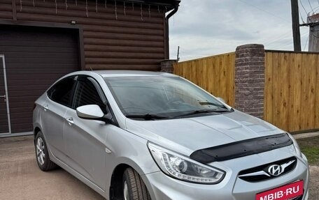 Hyundai Solaris II рестайлинг, 2013 год, 860 000 рублей, 3 фотография