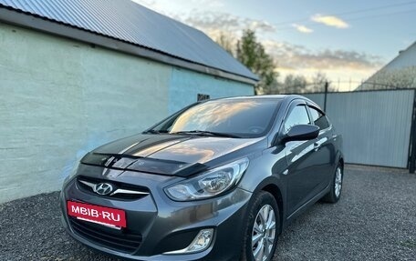 Hyundai Solaris II рестайлинг, 2011 год, 689 000 рублей, 12 фотография