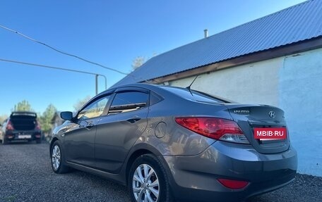 Hyundai Solaris II рестайлинг, 2011 год, 689 000 рублей, 20 фотография