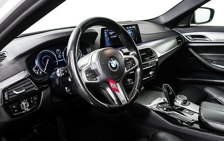 BMW 5 серия, 2018 год, 3 949 000 рублей, 13 фотография