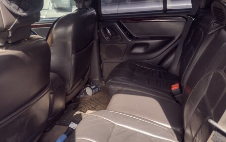 Jeep Grand Cherokee, 2001 год, 560 000 рублей, 24 фотография