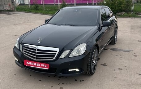 Mercedes-Benz E-Класс, 2009 год, 1 400 000 рублей, 2 фотография
