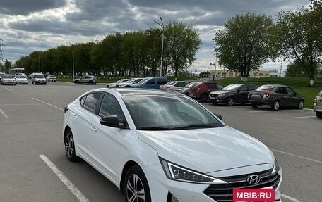 Hyundai Elantra VI рестайлинг, 2019 год, 1 544 000 рублей, 3 фотография