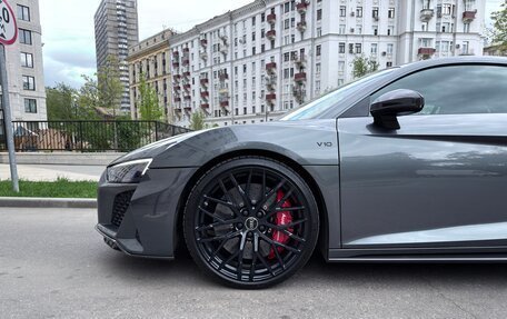 Audi R8, 2019 год, 18 200 000 рублей, 7 фотография