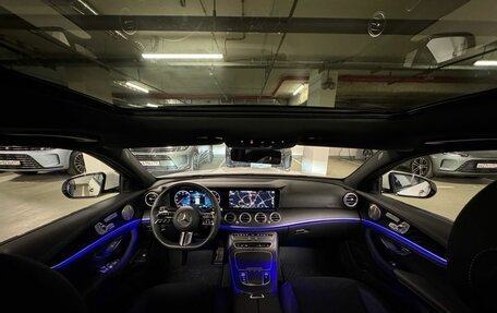 Mercedes-Benz E-Класс, 2022 год, 5 900 000 рублей, 14 фотография