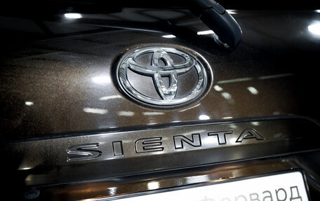 Toyota Sienta II, 2018 год, 1 590 000 рублей, 10 фотография