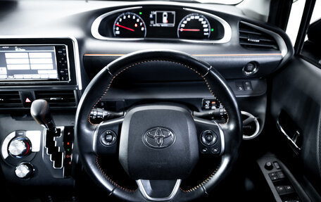Toyota Sienta II, 2018 год, 1 590 000 рублей, 15 фотография