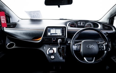 Toyota Sienta II, 2018 год, 1 590 000 рублей, 14 фотография