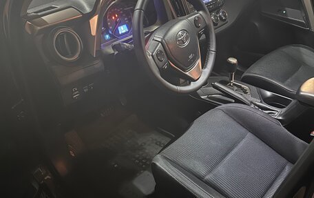 Toyota RAV4, 2014 год, 2 300 000 рублей, 9 фотография