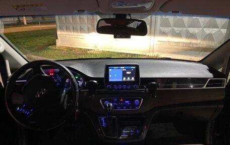 Hyundai Grand Starex Grand Starex I рестайлинг 2, 2019 год, 4 000 000 рублей, 3 фотография