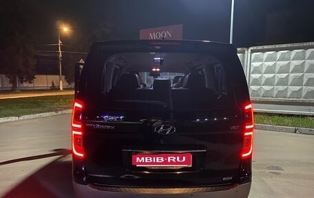 Hyundai Grand Starex Grand Starex I рестайлинг 2, 2019 год, 4 000 000 рублей, 7 фотография
