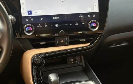 Lexus NX, 2022 год, 4 280 000 рублей, 6 фотография