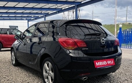 Opel Astra J, 2011 год, 709 000 рублей, 2 фотография