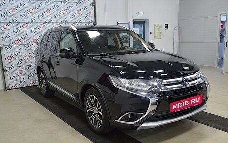 Mitsubishi Outlander III рестайлинг 3, 2016 год, 1 599 000 рублей, 3 фотография