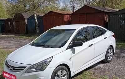 Hyundai Solaris II рестайлинг, 2015 год, 690 000 рублей, 1 фотография