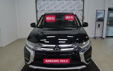Mitsubishi Outlander III рестайлинг 3, 2016 год, 1 599 000 рублей, 2 фотография