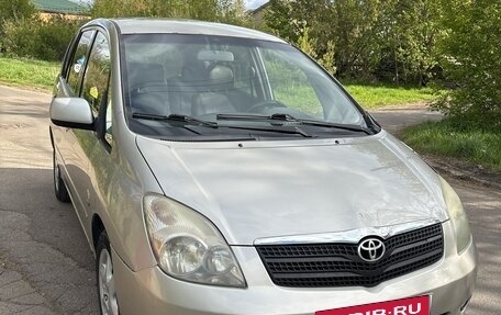 Toyota Corolla Verso I, 2003 год, 385 000 рублей, 1 фотография