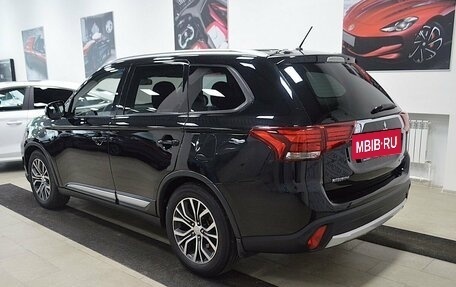 Mitsubishi Outlander III рестайлинг 3, 2016 год, 1 599 000 рублей, 4 фотография