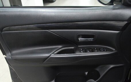 Mitsubishi Outlander III рестайлинг 3, 2016 год, 1 599 000 рублей, 17 фотография