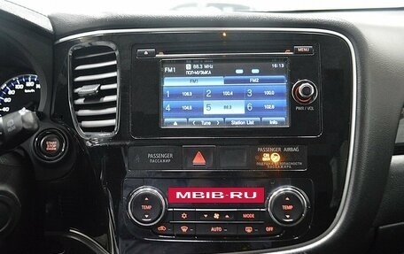 Mitsubishi Outlander III рестайлинг 3, 2016 год, 1 599 000 рублей, 12 фотография