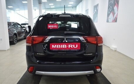 Mitsubishi Outlander III рестайлинг 3, 2016 год, 1 599 000 рублей, 5 фотография