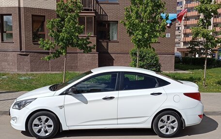 Hyundai Solaris II рестайлинг, 2015 год, 690 000 рублей, 4 фотография