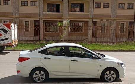 Hyundai Solaris II рестайлинг, 2015 год, 690 000 рублей, 5 фотография