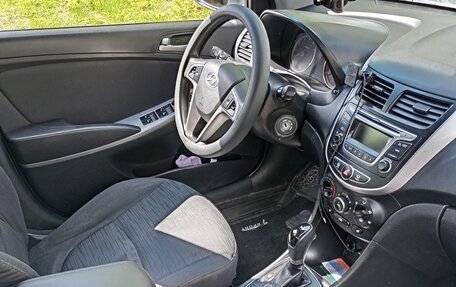 Hyundai Solaris II рестайлинг, 2015 год, 690 000 рублей, 10 фотография