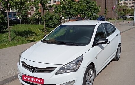 Hyundai Solaris II рестайлинг, 2015 год, 690 000 рублей, 2 фотография