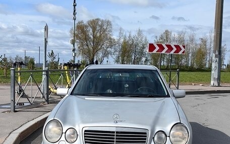 Mercedes-Benz E-Класс, 1998 год, 430 000 рублей, 6 фотография