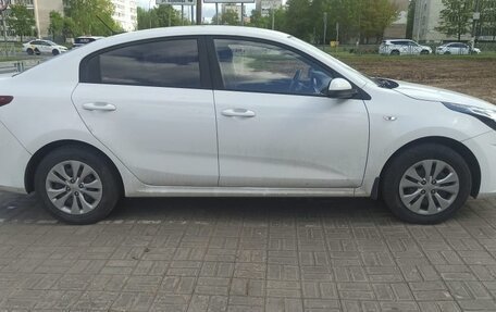KIA Rio IV, 2021 год, 1 700 000 рублей, 3 фотография
