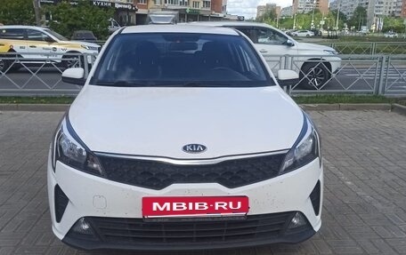 KIA Rio IV, 2021 год, 1 700 000 рублей, 2 фотография