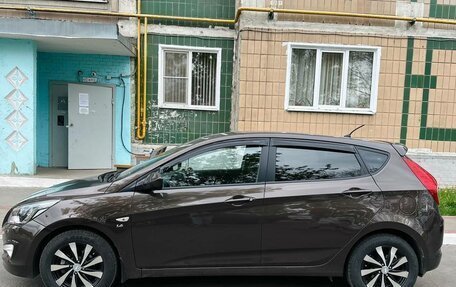 Hyundai Solaris II рестайлинг, 2014 год, 1 200 000 рублей, 2 фотография