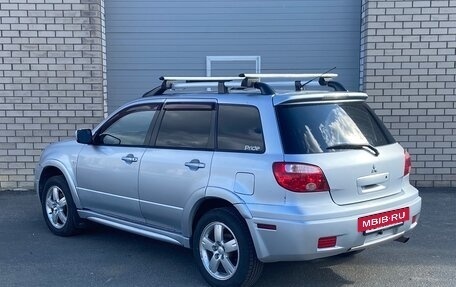 Mitsubishi Outlander III рестайлинг 3, 2004 год, 489 000 рублей, 5 фотография
