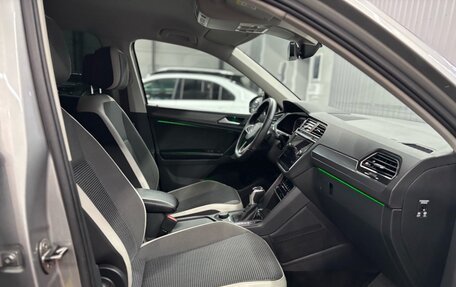 Volkswagen Tiguan II, 2019 год, 2 497 000 рублей, 21 фотография