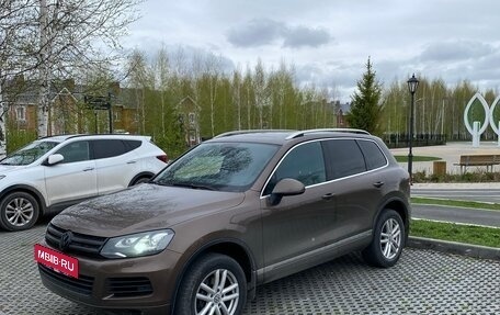 Volkswagen Touareg III, 2011 год, 1 799 999 рублей, 2 фотография