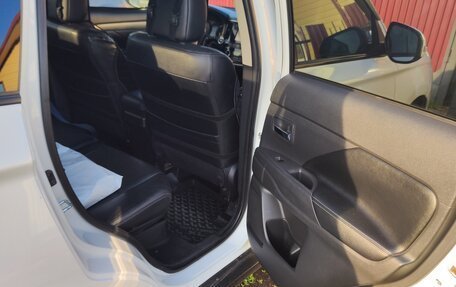 Mitsubishi Outlander III рестайлинг 3, 2012 год, 1 700 000 рублей, 10 фотография