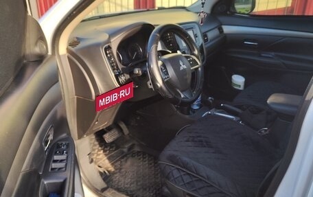 Mitsubishi Outlander III рестайлинг 3, 2012 год, 1 700 000 рублей, 5 фотография