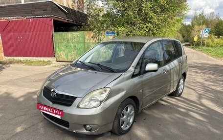 Toyota Corolla Verso I, 2003 год, 385 000 рублей, 7 фотография