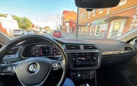 Volkswagen Tiguan II, 2018 год, 2 890 000 рублей, 4 фотография