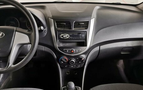 Hyundai Solaris II рестайлинг, 2012 год, 585 000 рублей, 11 фотография