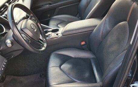 Toyota Camry, 2020 год, 3 390 000 рублей, 2 фотография