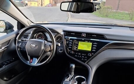 Toyota Camry, 2020 год, 3 390 000 рублей, 7 фотография