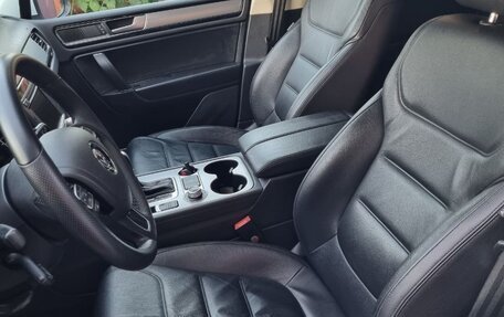 Volkswagen Touareg III, 2015 год, 2 800 000 рублей, 10 фотография