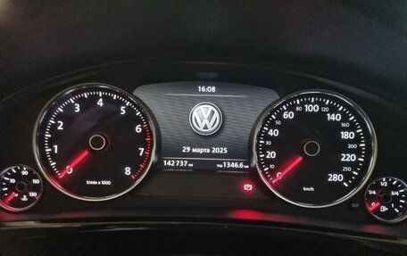 Volkswagen Touareg III, 2015 год, 2 800 000 рублей, 13 фотография