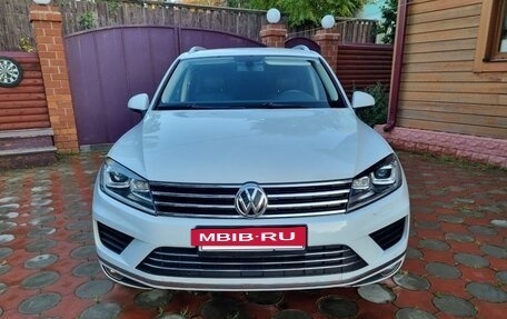 Volkswagen Touareg III, 2015 год, 2 800 000 рублей, 2 фотография