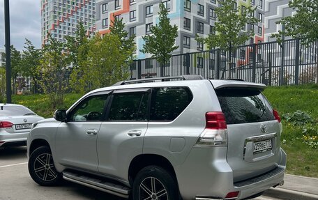 Toyota Land Cruiser Prado 150 рестайлинг 2, 2010 год, 3 100 000 рублей, 11 фотография