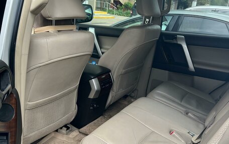 Toyota Land Cruiser Prado 150 рестайлинг 2, 2010 год, 3 100 000 рублей, 17 фотография